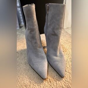 Vince Camuto Size 6 Leather and faux suede boots LIKE NEW